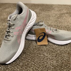 ASICS Excite 9 - Size 8.5